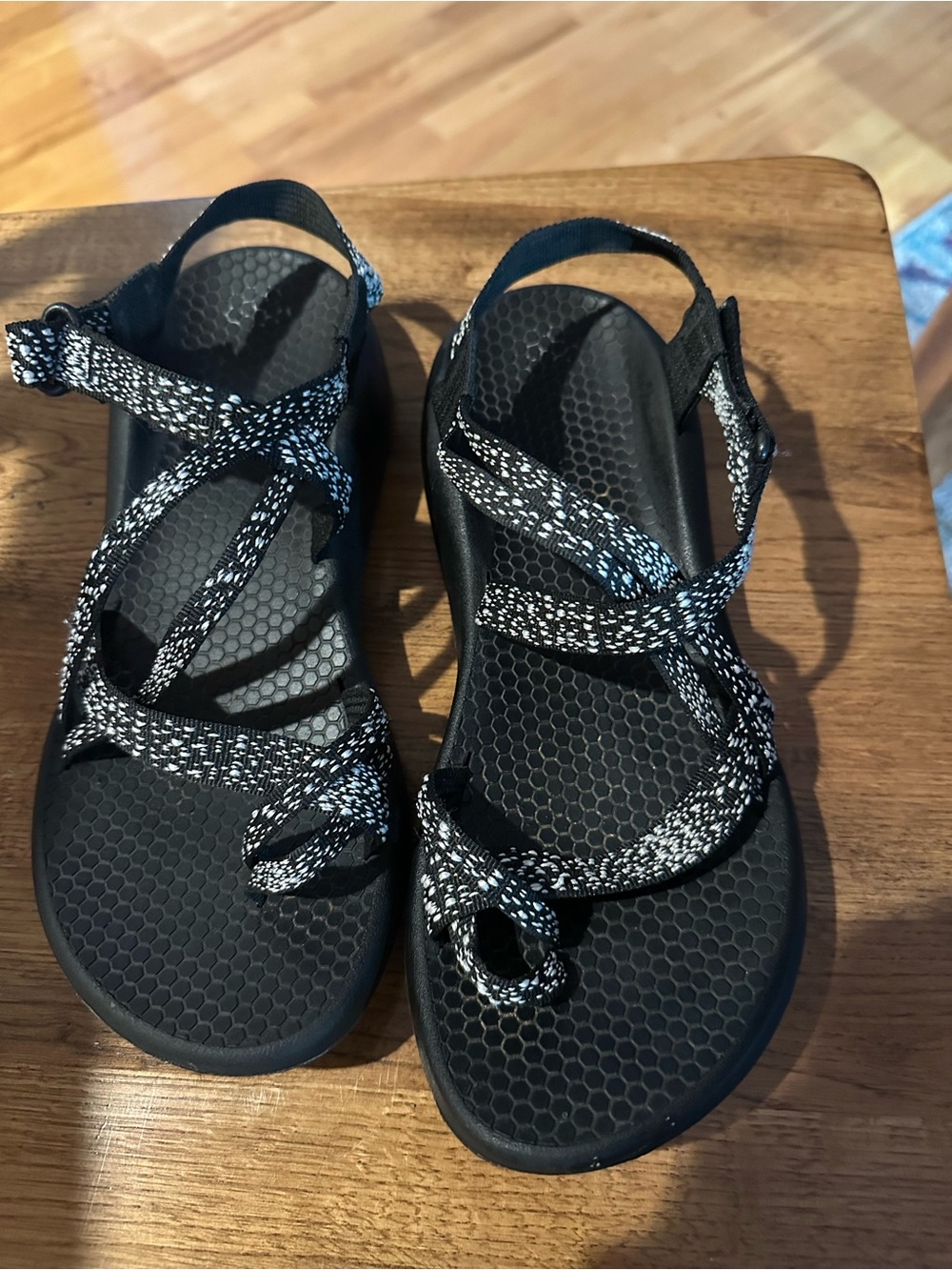 Athletic Works Black & White Strappy Women's Sandals
